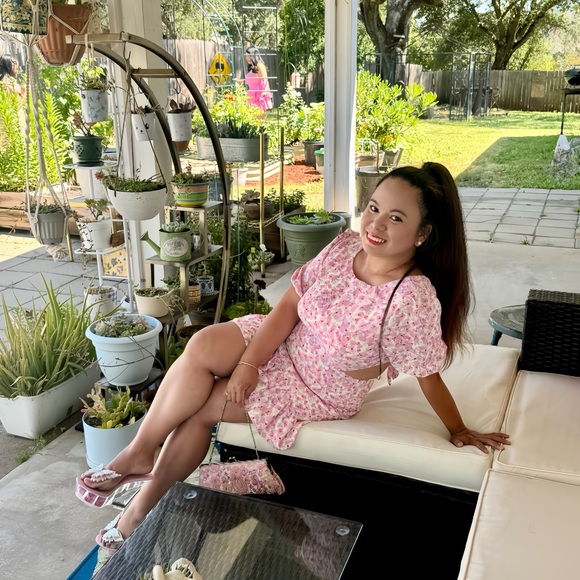 Dress - Picture 8 of 8